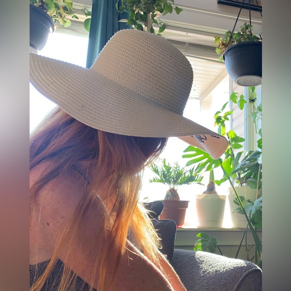 2 Sun Hats - Picture 10 of 15